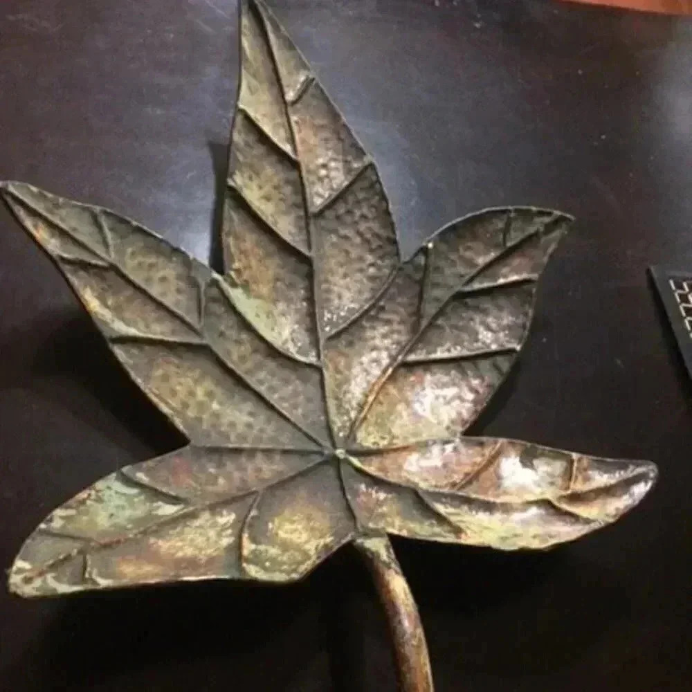 Leaf Decor - Picture 2 of 6